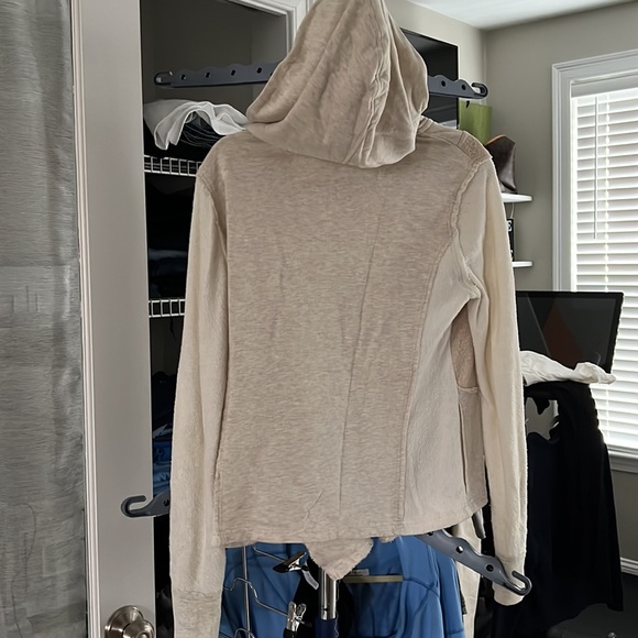 Free People Sweatshirt - Picture 4 of 5